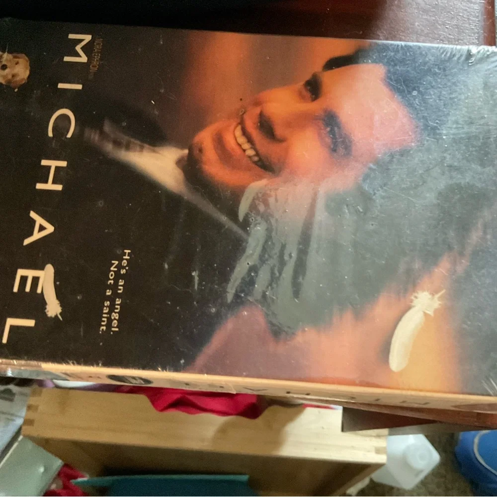 Sealed vhs tape movie MICHAEL STARRING JOHN TRAVOLTA
